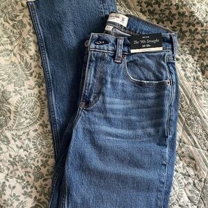Abercrombie 90s Straight Mid rise SHORT